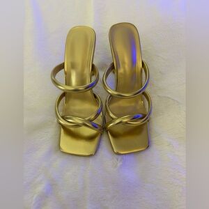 Elegant Gold Women's Sandals